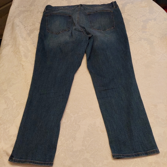 Ann Taylor skinny crop floral print with fabric flowers denim jeans. Size 18 - Picture 4 of 10